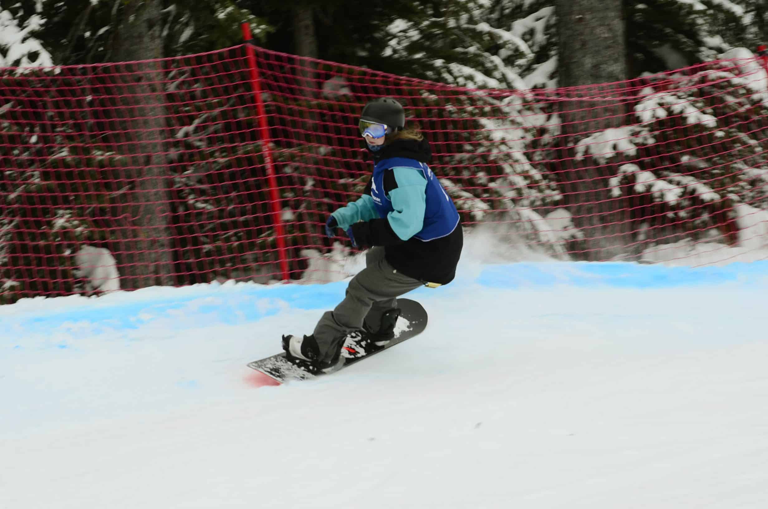 Jackie Chapman makes a heels-side turn.