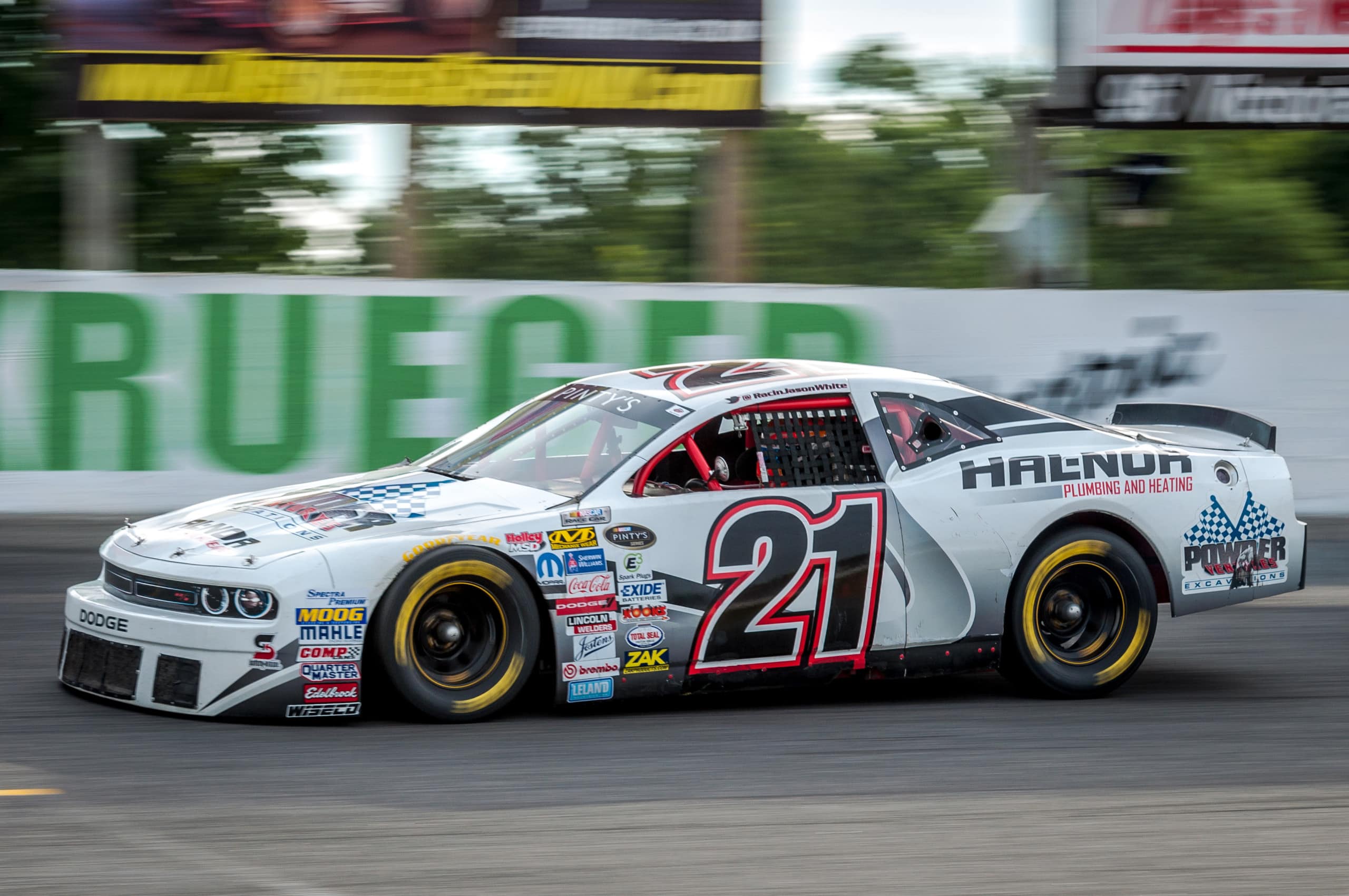 Jason White made his 2016 racing debut at Sunset Speedway in Innisfil, Ont. on June 18. - Photo Eric Uprichard Image Factor Media