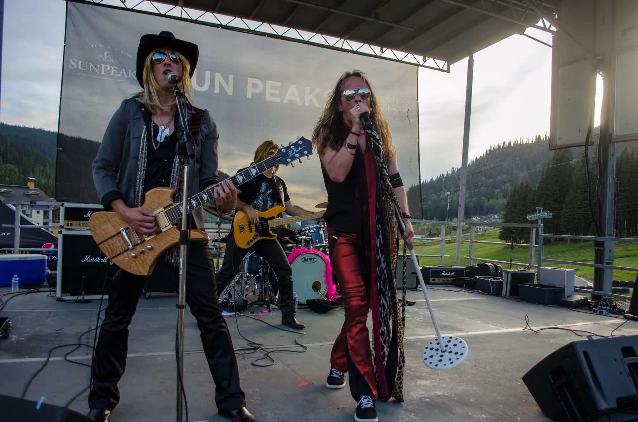 tourismsunpeaks-retro